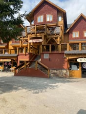 Red Robb #6 - 2 bedroom Sleeps 6